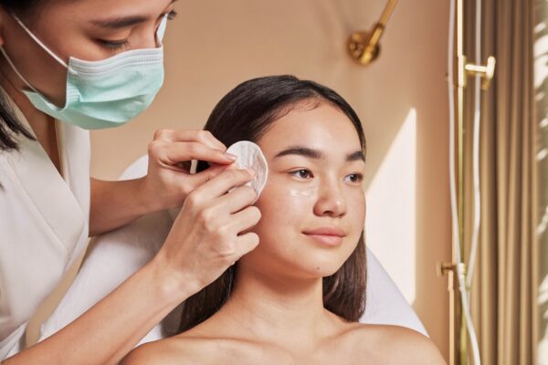 Clinical Acne Treatment for Face and Back: A Results-Oriented Approach to Clearing Breakouts