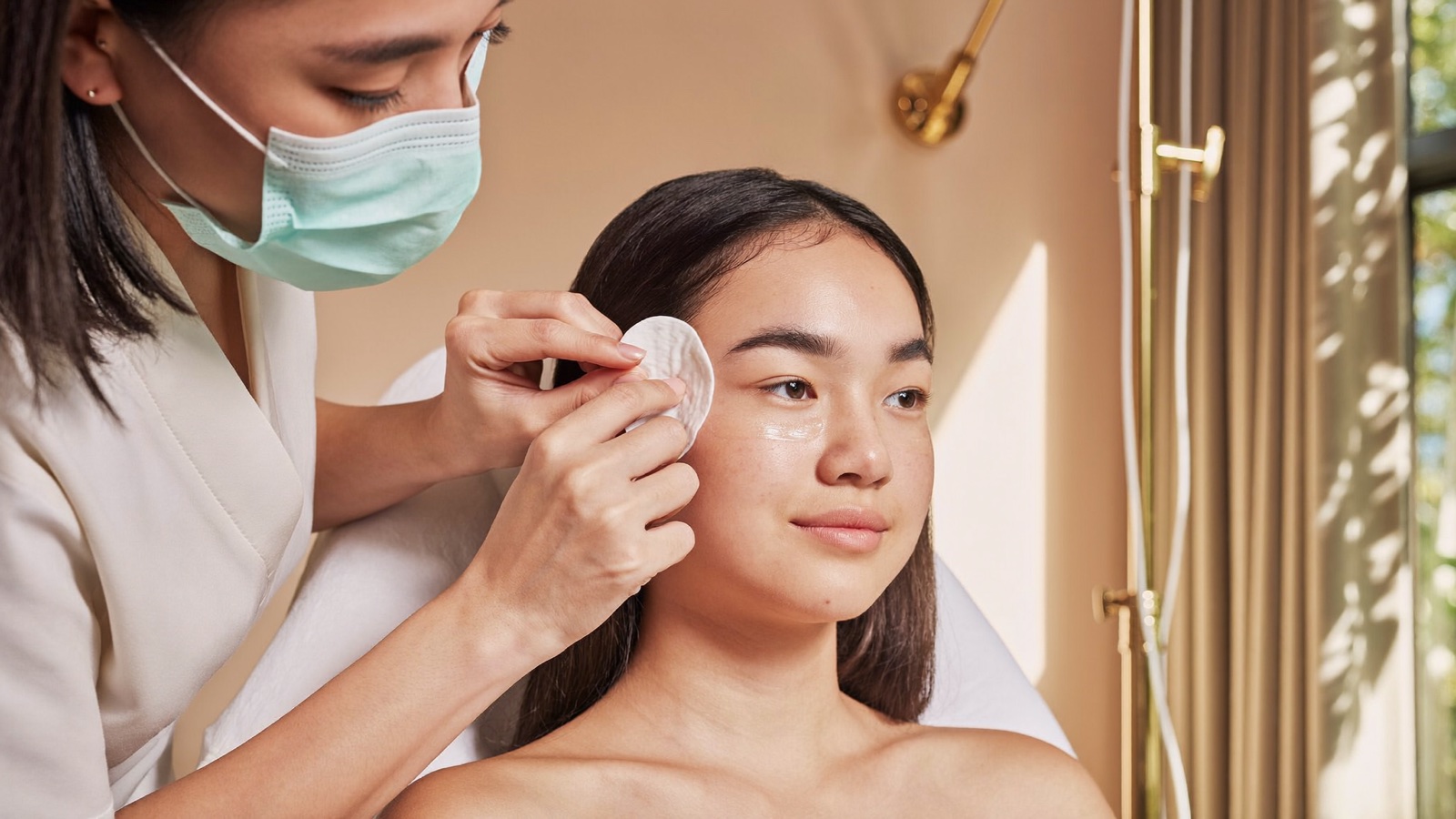Clinical Acne Treatment for Face and Back: A Results-Oriented Approach to Clearing Breakouts